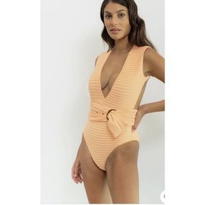Revel Rey Dean One Piece Swimsuit Peach Pleat Belted V Neck Womens Small S